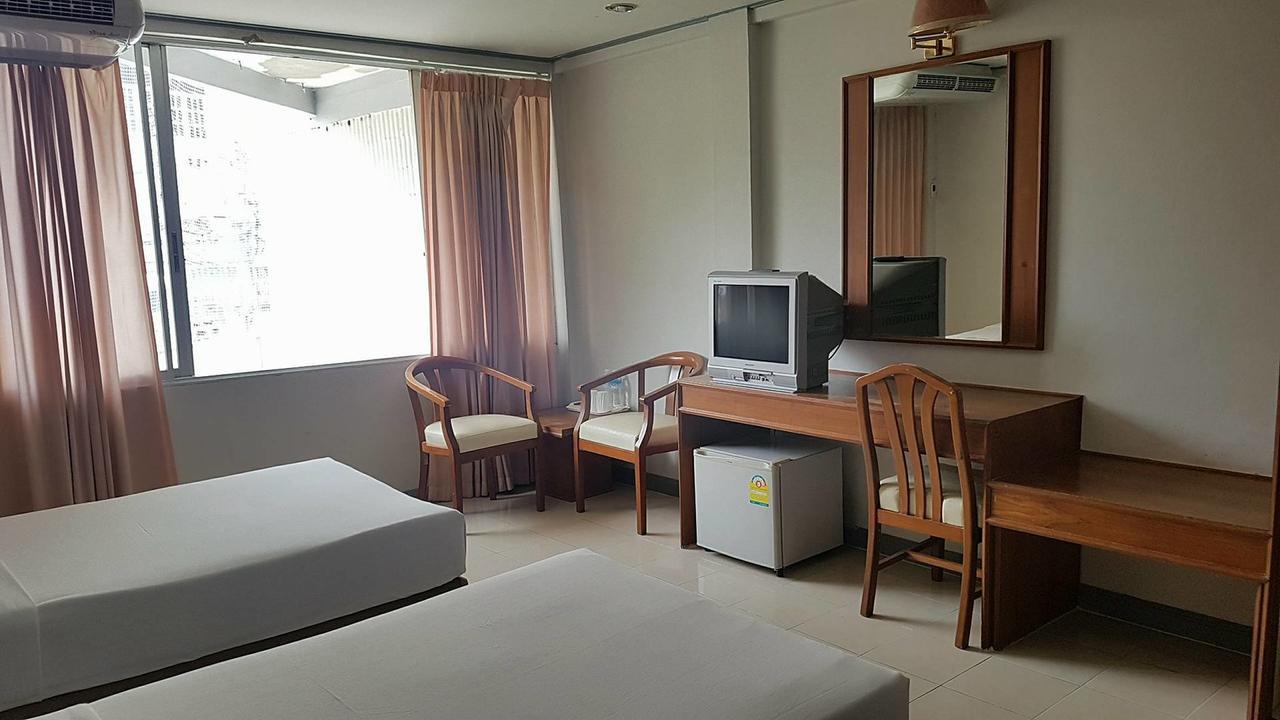 Pachara Hotel And Restaurant Suphan Buri Exterior photo