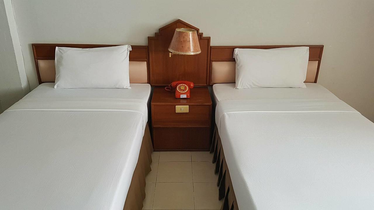 Pachara Hotel And Restaurant Suphan Buri Exterior photo